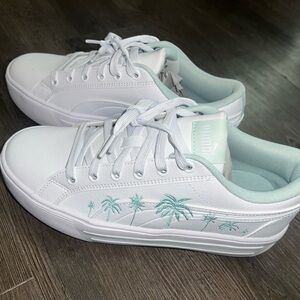Puma Kaia 2.0 palm resort sneakers